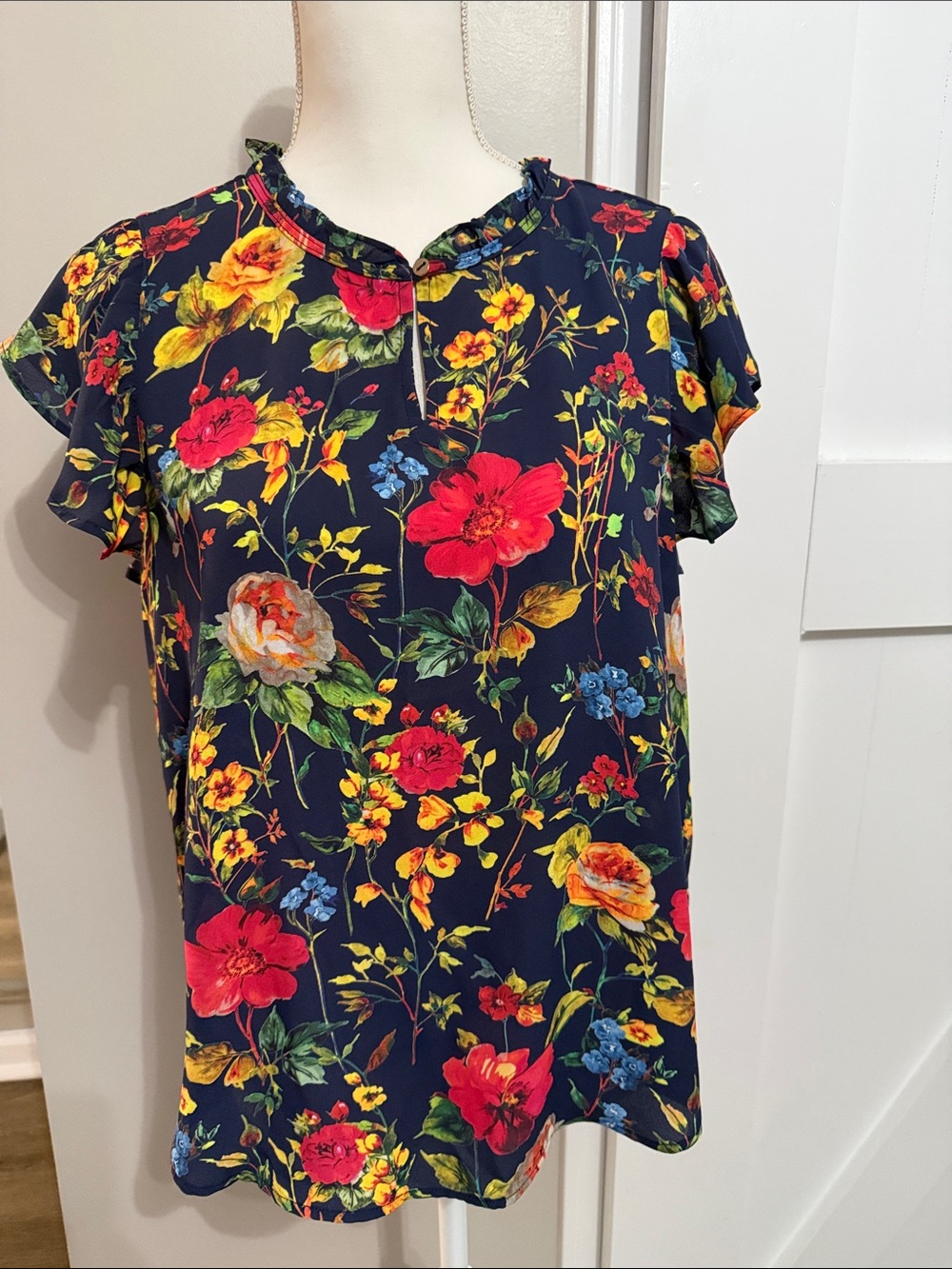 Philosophy Navy Floral Keyhole Blouse with Bright Blooms Medium